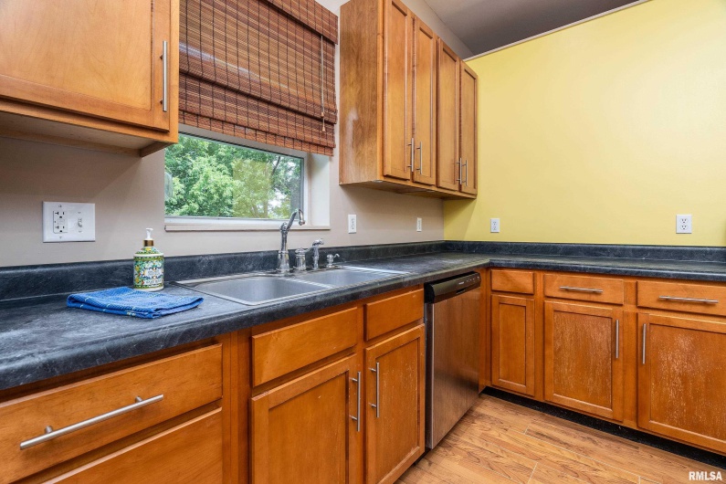 2 Jungle Road, Murphysboro, Illinois 62966, 2 Bedrooms Bedrooms, 0 ,1 BathroomBathrooms,Residential,For Sale,Jungle,0,RMAEB459253