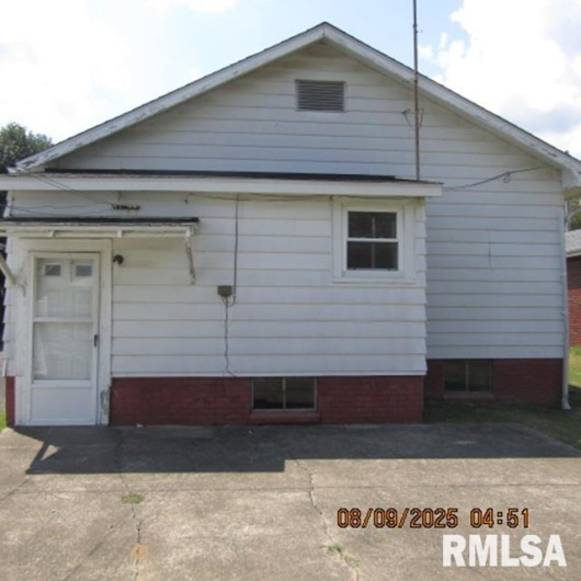 1020 WEBSTER Street, Harrisburg, Illinois 62946, 2 Bedrooms Bedrooms, 0 ,1 BathroomBathrooms,Residential,For Sale,WEBSTER,0,RMAEB459255