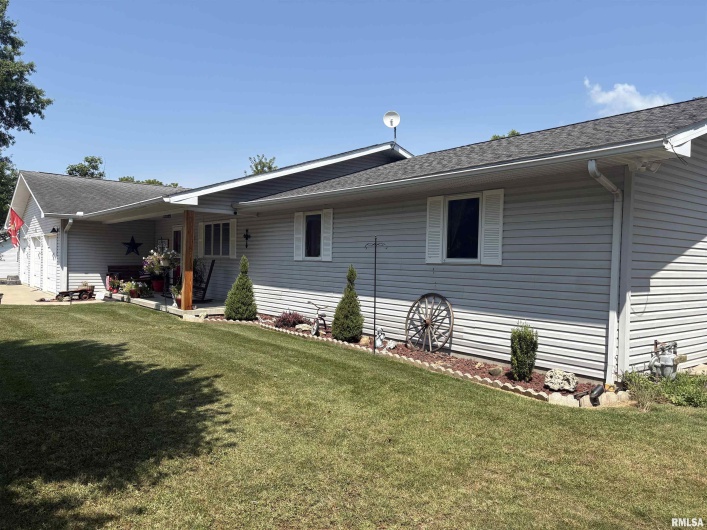 605 GEORGE Street, Ava, Illinois 62907, 4 Bedrooms Bedrooms, 0 ,3 BathroomsBathrooms,Residential,For Sale,GEORGE,0,RMAEB459261