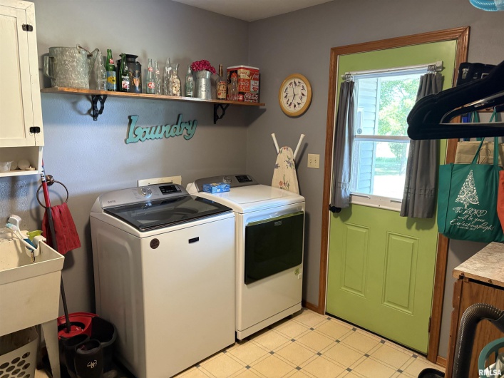 605 GEORGE Street, Ava, Illinois 62907, 4 Bedrooms Bedrooms, 0 ,3 BathroomsBathrooms,Residential,For Sale,GEORGE,0,RMAEB459261