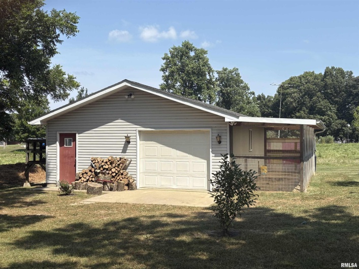 605 GEORGE Street, Ava, Illinois 62907, 4 Bedrooms Bedrooms, 0 ,3 BathroomsBathrooms,Residential,For Sale,GEORGE,0,RMAEB459261