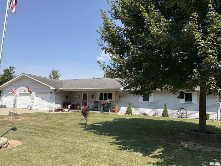 605 GEORGE Street, Ava, Illinois 62907, 4 Bedrooms Bedrooms, 0 ,3 BathroomsBathrooms,Residential,For Sale,GEORGE,0,RMAEB459261