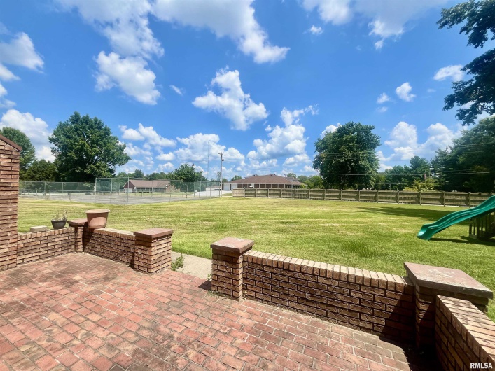 9 BRIAN Drive, Metropolis, Illinois 62960, 5 Bedrooms Bedrooms, 0 ,3 BathroomsBathrooms,Residential,For Sale,BRIAN,0,RMAEB459254
