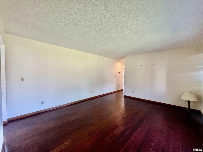 9 BRIAN Drive, Metropolis, Illinois 62960, 5 Bedrooms Bedrooms, 0 ,3 BathroomsBathrooms,Residential,For Sale,BRIAN,0,RMAEB459254