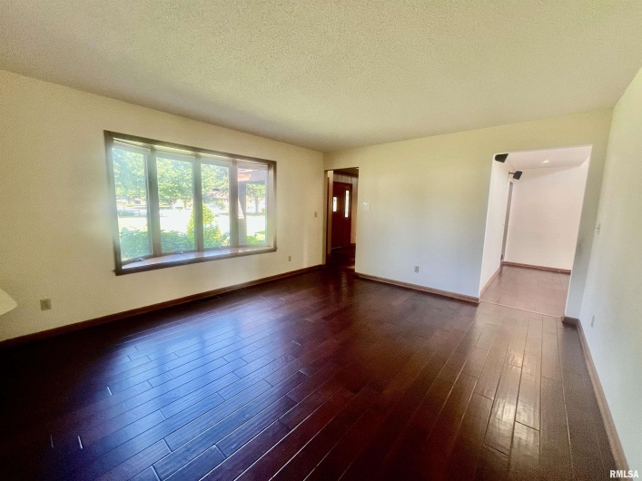 9 BRIAN Drive, Metropolis, Illinois 62960, 5 Bedrooms Bedrooms, 0 ,3 BathroomsBathrooms,Residential,For Sale,BRIAN,0,RMAEB459254