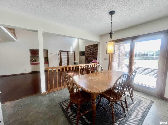 9 BRIAN Drive, Metropolis, Illinois 62960, 5 Bedrooms Bedrooms, 0 ,3 BathroomsBathrooms,Residential,For Sale,BRIAN,0,RMAEB459254