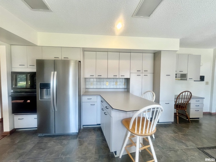 9 BRIAN Drive, Metropolis, Illinois 62960, 5 Bedrooms Bedrooms, 0 ,3 BathroomsBathrooms,Residential,For Sale,BRIAN,0,RMAEB459254