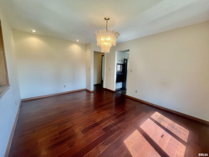 9 BRIAN Drive, Metropolis, Illinois 62960, 5 Bedrooms Bedrooms, 0 ,3 BathroomsBathrooms,Residential,For Sale,BRIAN,0,RMAEB459254
