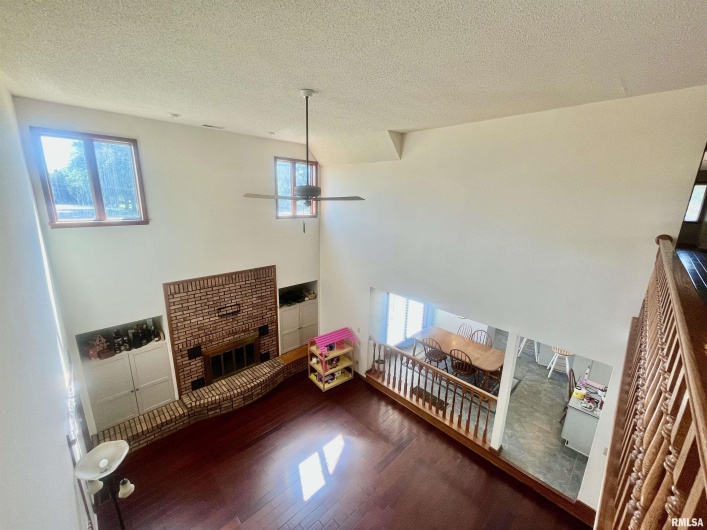 9 BRIAN Drive, Metropolis, Illinois 62960, 5 Bedrooms Bedrooms, 0 ,3 BathroomsBathrooms,Residential,For Sale,BRIAN,0,RMAEB459254