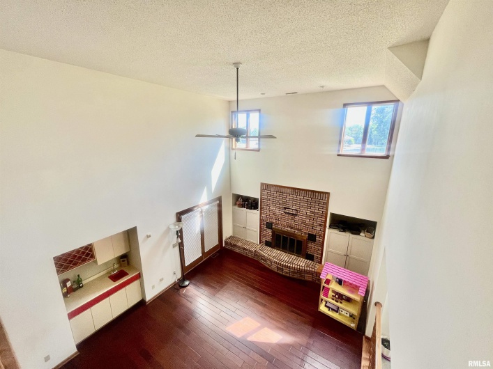 9 BRIAN Drive, Metropolis, Illinois 62960, 5 Bedrooms Bedrooms, 0 ,3 BathroomsBathrooms,Residential,For Sale,BRIAN,0,RMAEB459254