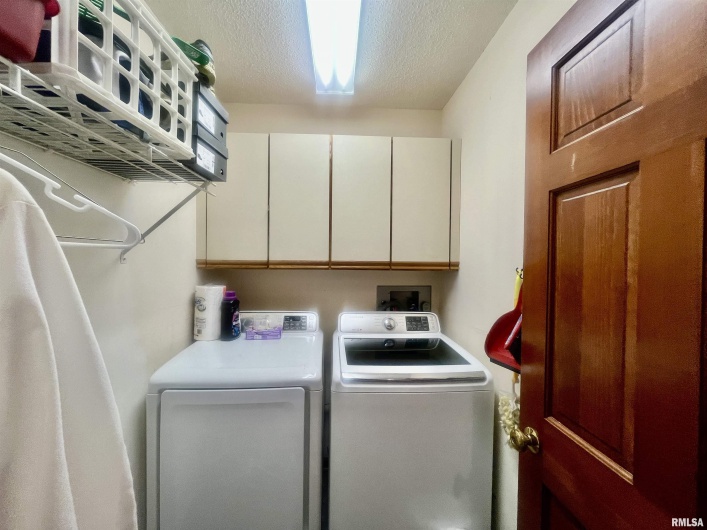 9 BRIAN Drive, Metropolis, Illinois 62960, 5 Bedrooms Bedrooms, 0 ,3 BathroomsBathrooms,Residential,For Sale,BRIAN,0,RMAEB459254