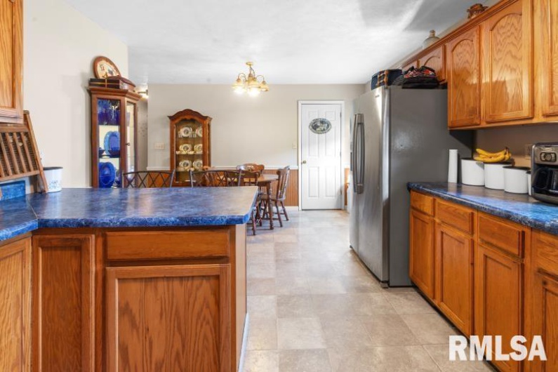 3700 SOMERSET Road, Harrisburg, Illinois 62946, 3 Bedrooms Bedrooms, 0 ,2 BathroomsBathrooms,Residential,For Sale,SOMERSET,0,RMAEB456099