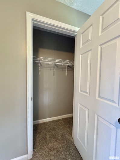910 FAIRLANE Drive, Marion, Illinois 62959, 6 Bedrooms Bedrooms, 0 ,3 BathroomsBathrooms,Residential,For Sale,FAIRLANE,0,RMAEB458108