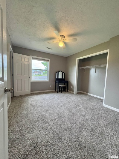 910 FAIRLANE Drive, Marion, Illinois 62959, 6 Bedrooms Bedrooms, 0 ,3 BathroomsBathrooms,Residential,For Sale,FAIRLANE,0,RMAEB458108