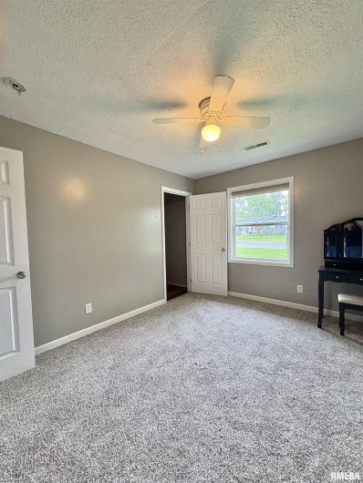 910 FAIRLANE Drive, Marion, Illinois 62959, 6 Bedrooms Bedrooms, 0 ,3 BathroomsBathrooms,Residential,For Sale,FAIRLANE,0,RMAEB458108