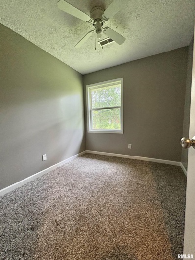 910 FAIRLANE Drive, Marion, Illinois 62959, 6 Bedrooms Bedrooms, 0 ,3 BathroomsBathrooms,Residential,For Sale,FAIRLANE,0,RMAEB458108