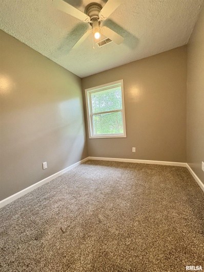 910 FAIRLANE Drive, Marion, Illinois 62959, 6 Bedrooms Bedrooms, 0 ,3 BathroomsBathrooms,Residential,For Sale,FAIRLANE,0,RMAEB458108