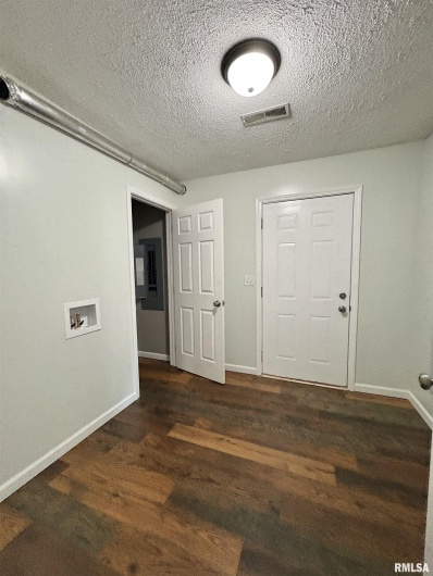 910 FAIRLANE Drive, Marion, Illinois 62959, 6 Bedrooms Bedrooms, 0 ,3 BathroomsBathrooms,Residential,For Sale,FAIRLANE,0,RMAEB458108
