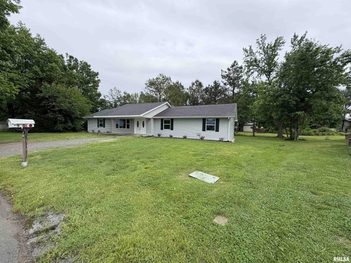 910 FAIRLANE Drive, Marion, Illinois 62959, 6 Bedrooms Bedrooms, 0 ,3 BathroomsBathrooms,Residential,For Sale,FAIRLANE,0,RMAEB458108