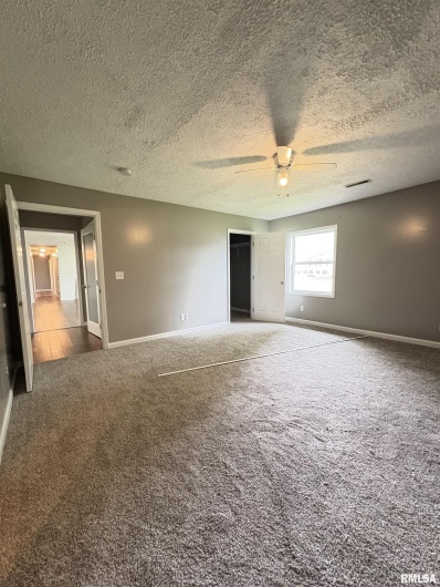 910 FAIRLANE Drive, Marion, Illinois 62959, 6 Bedrooms Bedrooms, 0 ,3 BathroomsBathrooms,Residential,For Sale,FAIRLANE,0,RMAEB458108