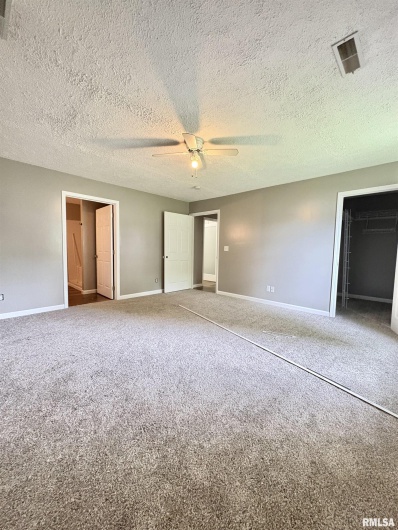 910 FAIRLANE Drive, Marion, Illinois 62959, 6 Bedrooms Bedrooms, 0 ,3 BathroomsBathrooms,Residential,For Sale,FAIRLANE,0,RMAEB458108