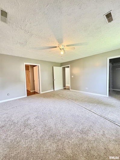 910 FAIRLANE Drive, Marion, Illinois 62959, 6 Bedrooms Bedrooms, 0 ,3 BathroomsBathrooms,Residential,For Sale,FAIRLANE,0,RMAEB458108