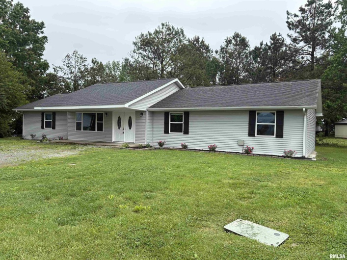 910 FAIRLANE Drive, Marion, Illinois 62959, 6 Bedrooms Bedrooms, 0 ,3 BathroomsBathrooms,Residential,For Sale,FAIRLANE,0,RMAEB458108