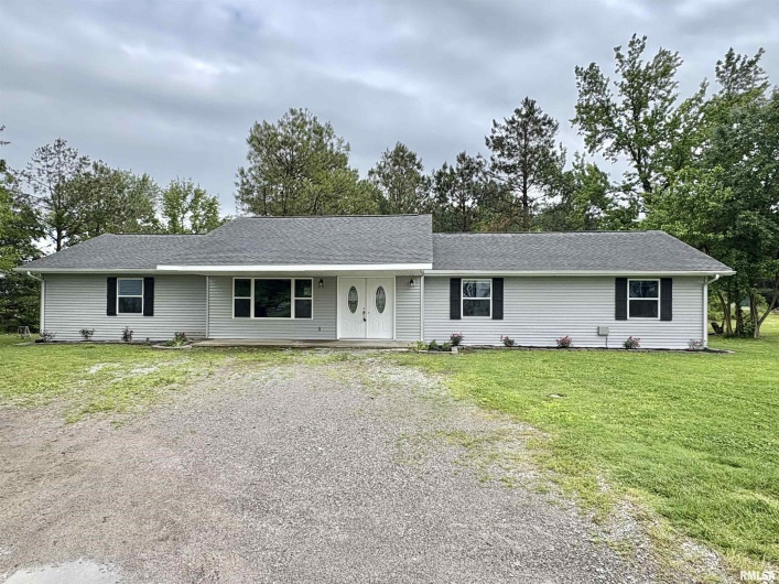 910 FAIRLANE Drive, Marion, Illinois 62959, 6 Bedrooms Bedrooms, 0 ,3 BathroomsBathrooms,Residential,For Sale,FAIRLANE,0,RMAEB458108
