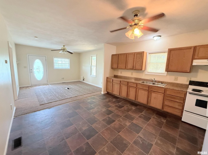 1117 CHERRY Street, Herrin, Illinois 62948, 2 Bedrooms Bedrooms, 0 ,1 BathroomBathrooms,Residential,For Sale,CHERRY,0,RMAEB459268