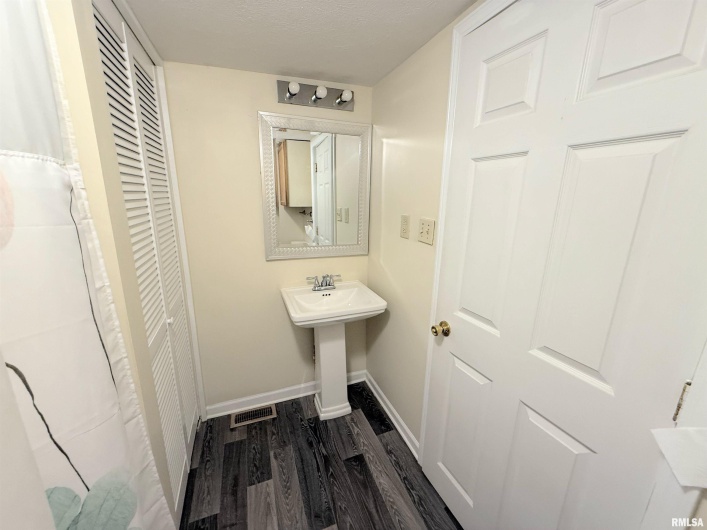 1117 CHERRY Street, Herrin, Illinois 62948, 2 Bedrooms Bedrooms, 0 ,1 BathroomBathrooms,Residential,For Sale,CHERRY,0,RMAEB459268