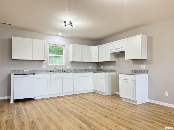 1609 CHESTNUT Street, Marion, Illinois 62959, 2 Bedrooms Bedrooms, 0 ,2 BathroomsBathrooms,Residential,For Sale,CHESTNUT,0,RMAQC4263935