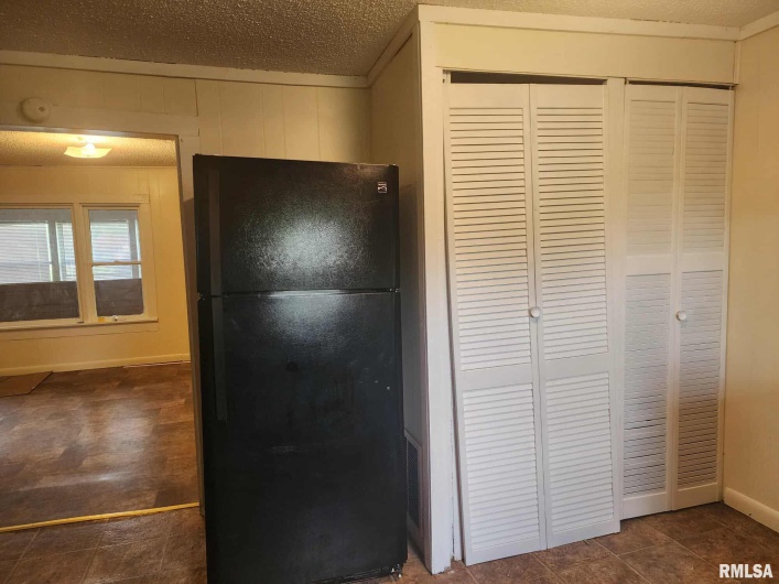 632 Searing Street, Carbondale, Illinois 62901, 3 Bedrooms Bedrooms, 0 ,1 BathroomBathrooms,Residential,For Sale,Searing,0,RMAEB458677
