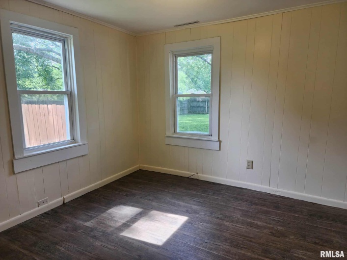 632 Searing Street, Carbondale, Illinois 62901, 3 Bedrooms Bedrooms, 0 ,1 BathroomBathrooms,Residential,For Sale,Searing,0,RMAEB458677