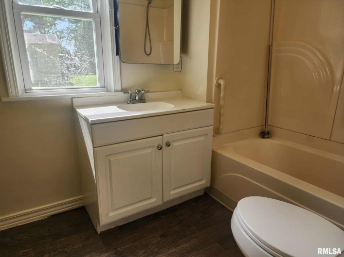 632 Searing Street, Carbondale, Illinois 62901, 3 Bedrooms Bedrooms, 0 ,1 BathroomBathrooms,Residential,For Sale,Searing,0,RMAEB458677