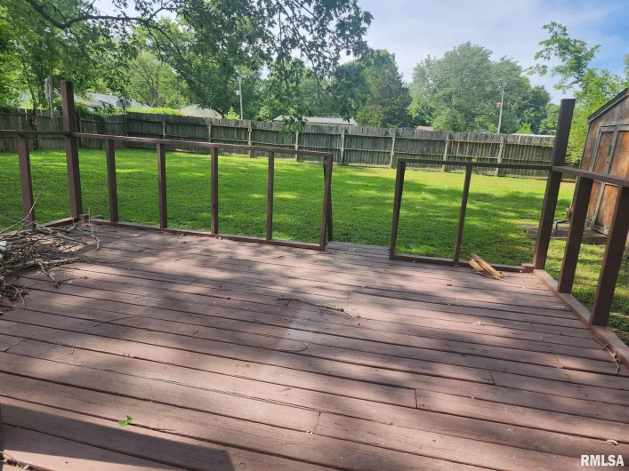 632 Searing Street, Carbondale, Illinois 62901, 3 Bedrooms Bedrooms, 0 ,1 BathroomBathrooms,Residential,For Sale,Searing,0,RMAEB458677