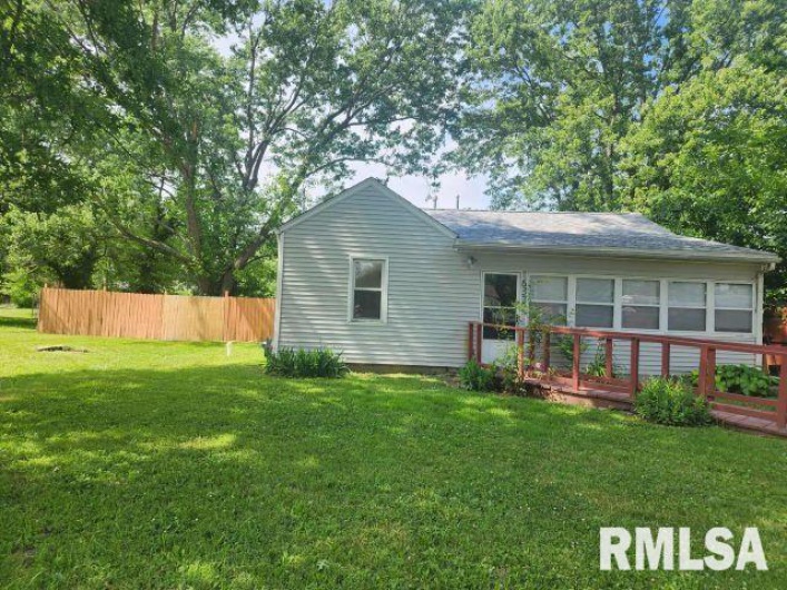 632 Searing Street, Carbondale, Illinois 62901, 3 Bedrooms Bedrooms, 0 ,1 BathroomBathrooms,Residential,For Sale,Searing,0,RMAEB458677