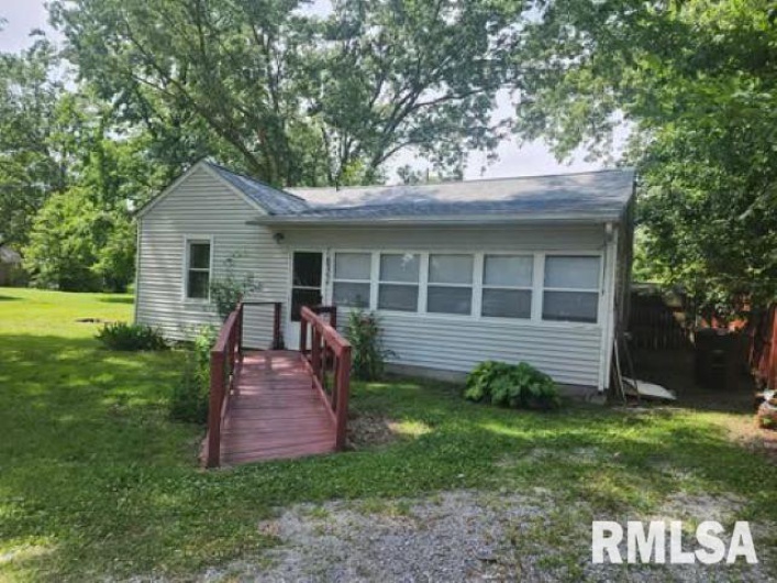 632 Searing Street, Carbondale, Illinois 62901, 3 Bedrooms Bedrooms, 0 ,1 BathroomBathrooms,Residential,For Sale,Searing,0,RMAEB458677