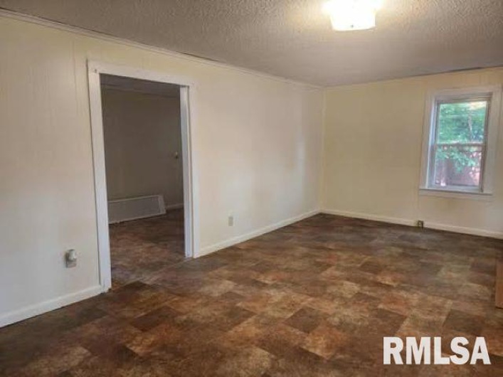 632 Searing Street, Carbondale, Illinois 62901, 3 Bedrooms Bedrooms, 0 ,1 BathroomBathrooms,Residential,For Sale,Searing,0,RMAEB458677
