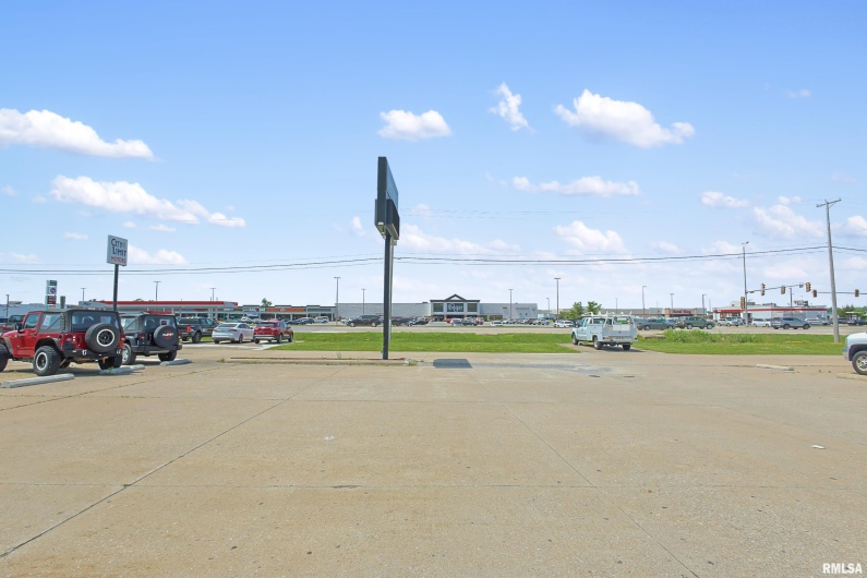 618 COMMERCIAL Street, Harrisburg, Illinois 62946, 0 , 0 ,0,Commercial Sale,For Sale,COMMERCIAL,0,RMAEB459274