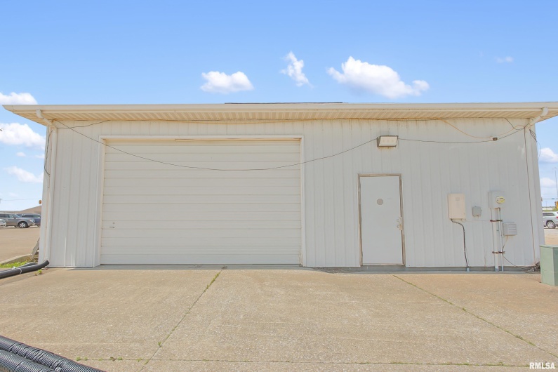618 COMMERCIAL Street, Harrisburg, Illinois 62946, 0 , 0 ,0,Commercial Sale,For Sale,COMMERCIAL,0,RMAEB459274