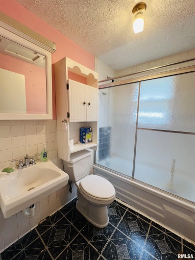 1220 LINCOLN Street, Eldorado, Illinois 62930, 3 Bedrooms Bedrooms, 0 ,1 BathroomBathrooms,Residential,For Sale,LINCOLN,0,RMAEB459275