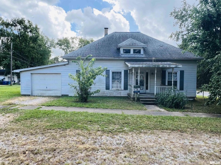 1220 LINCOLN Street, Eldorado, Illinois 62930, 3 Bedrooms Bedrooms, 0 ,1 BathroomBathrooms,Residential,For Sale,LINCOLN,0,RMAEB459275