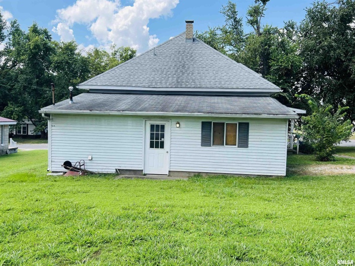 1220 LINCOLN Street, Eldorado, Illinois 62930, 3 Bedrooms Bedrooms, 0 ,1 BathroomBathrooms,Residential,For Sale,LINCOLN,0,RMAEB459275