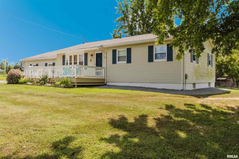 315 LIGHTHOUSE Road, Harrisburg, Illinois 62946, 3 Bedrooms Bedrooms, 0 ,2 BathroomsBathrooms,Residential,For Sale,LIGHTHOUSE,0,RMAEB459273