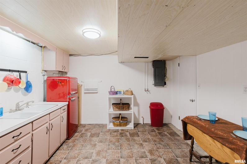 315 LIGHTHOUSE Road, Harrisburg, Illinois 62946, 3 Bedrooms Bedrooms, 0 ,2 BathroomsBathrooms,Residential,For Sale,LIGHTHOUSE,0,RMAEB459273