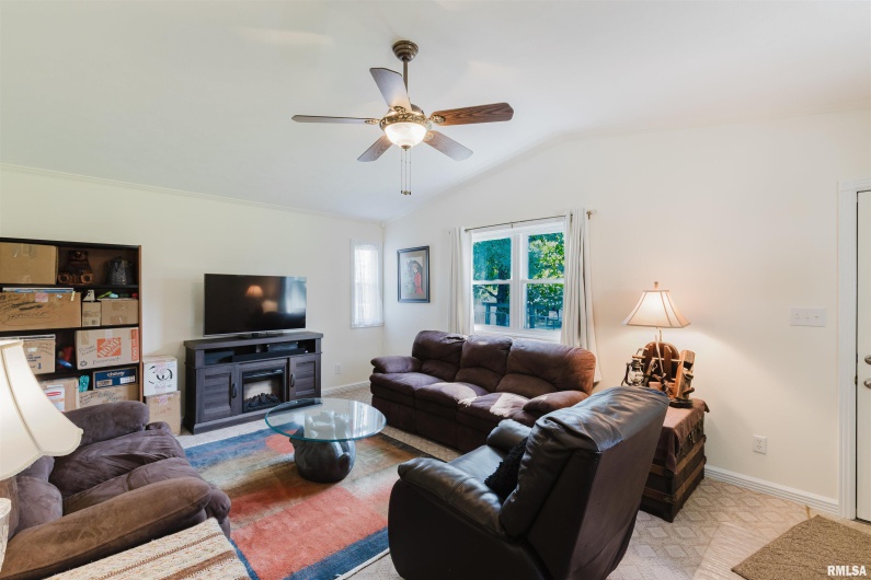 315 LIGHTHOUSE Road, Harrisburg, Illinois 62946, 3 Bedrooms Bedrooms, 0 ,2 BathroomsBathrooms,Residential,For Sale,LIGHTHOUSE,0,RMAEB459273