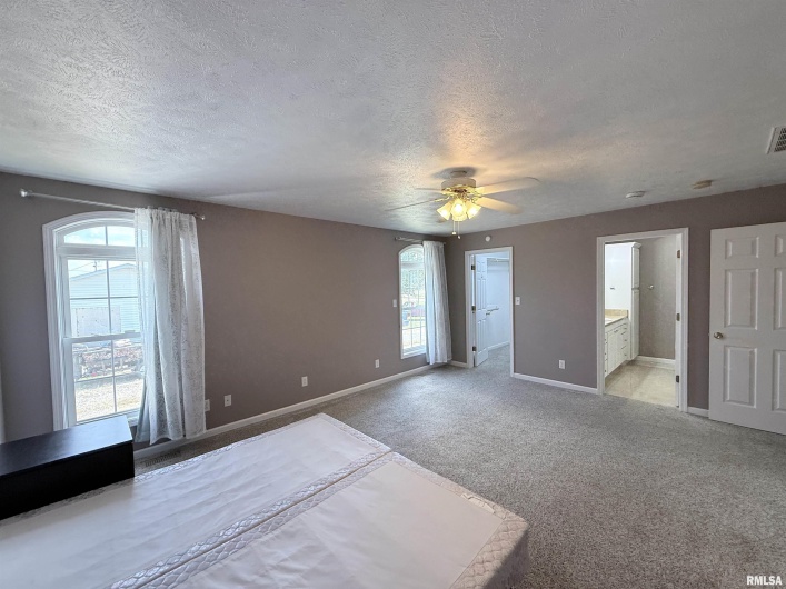 1408 MAIN Street, Carterville, Illinois 62918, 3 Bedrooms Bedrooms, 0 ,2 BathroomsBathrooms,Residential,For Sale,MAIN,0,RMAEB459277