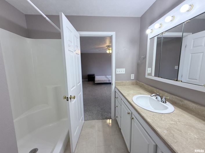1408 MAIN Street, Carterville, Illinois 62918, 3 Bedrooms Bedrooms, 0 ,2 BathroomsBathrooms,Residential,For Sale,MAIN,0,RMAEB459277