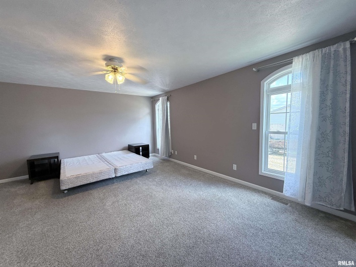 1408 MAIN Street, Carterville, Illinois 62918, 3 Bedrooms Bedrooms, 0 ,2 BathroomsBathrooms,Residential,For Sale,MAIN,0,RMAEB459277
