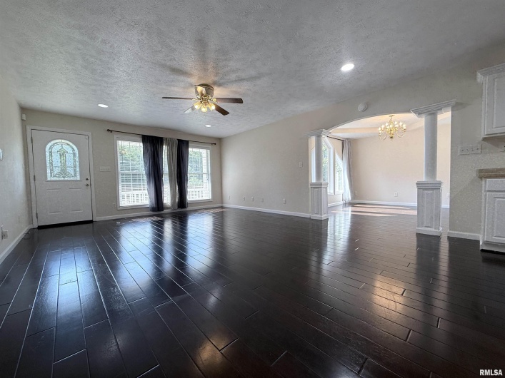 1408 MAIN Street, Carterville, Illinois 62918, 3 Bedrooms Bedrooms, 0 ,2 BathroomsBathrooms,Residential,For Sale,MAIN,0,RMAEB459277